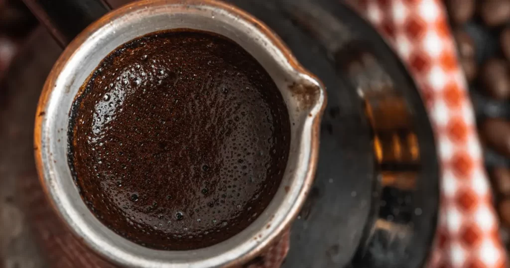 A perfect foam in Turkish coffee pot